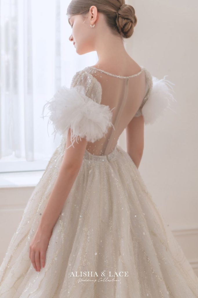 Royal Wedding Gown by Cang Ai Wedding | Bridestory.com